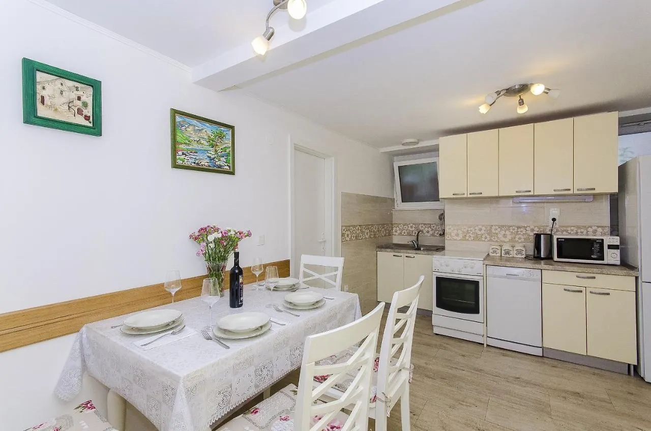 Spirit Of Old Split Apartment