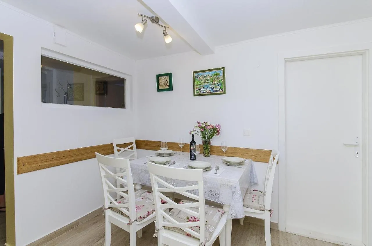 Spirit Of Old Split Apartment