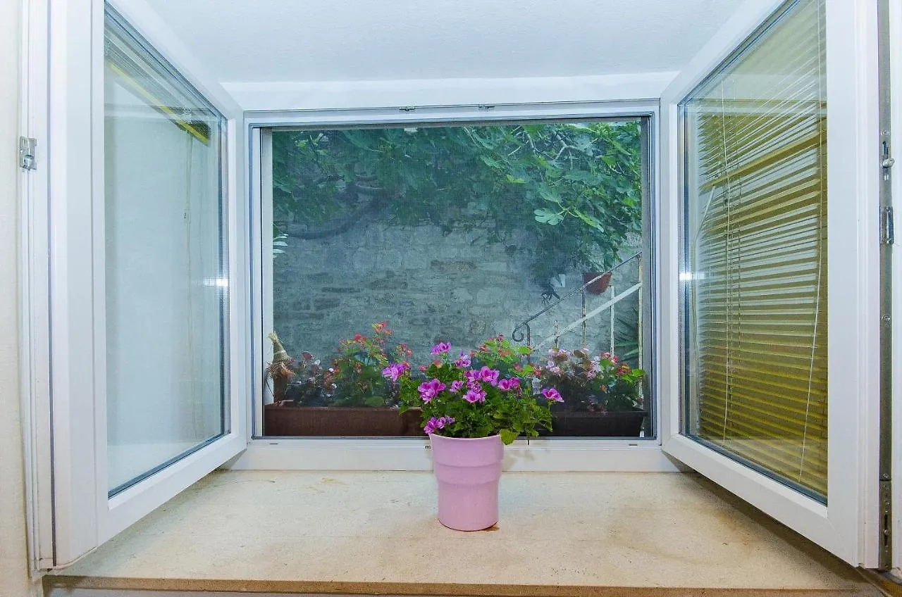 Spirit Of Old Split Apartment